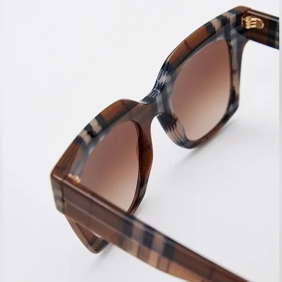 Authentic NEW BURBERRY BE4364 3967/13 WOMEN'S
SUNGLASSES B 4364 - Picture 5 of 16